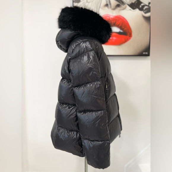 Moncler Laiche hooded down jacket - Picture 7 of 15